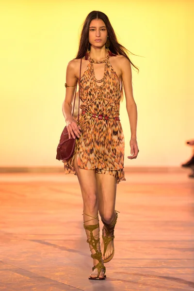 Look 7